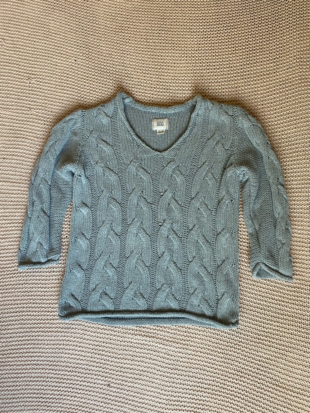✰ gray v neck cable knit sweater ✰